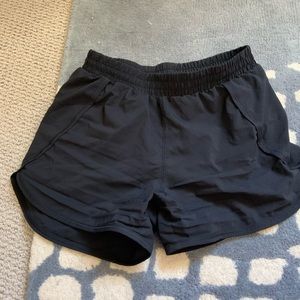 black all in motion active shorts